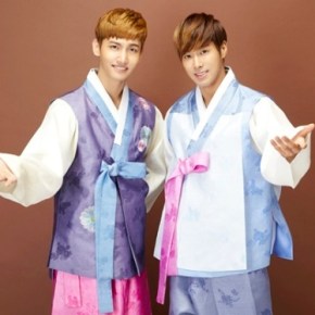 [PIC + VID + TRAD] 120627 Facebook : TVXQ envoient leurs voeux pour&nbsp;Chuseok