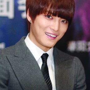 [NEWS] 121021 D&rsquo;après un journal chinois : &laquo;&nbsp;Le bel homme coréen &laquo;&nbsp;Kim JaeJoong&nbsp;&raquo; n&rsquo;a pas encore essayé la danse du cheval.&nbsp;&raquo;