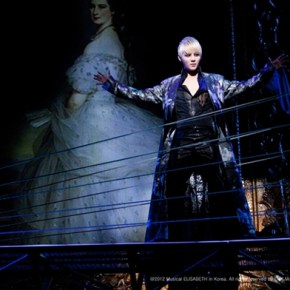 [NEWS] 121029 Le producteur de la comédie musicale &laquo;&nbsp;Elizabeth&nbsp;&raquo; dément les rumeurs comme quoi JunSu aurait été payé 54 000$ par&nbsp;représentation.