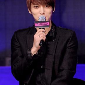 [NEWS] 121016 Ji Hyo a presque poignardé Jaejoong entre les jambes lors du tournage de &laquo;&nbsp;Code Name : Jackal&nbsp;&raquo; ?