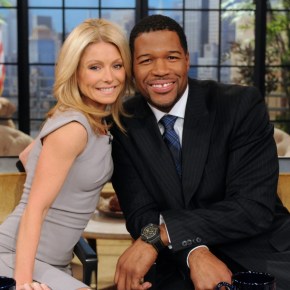 [NEWS] 121003 &laquo;&nbsp;Je suis un fan de TVXQ&nbsp;&raquo; déclare le directeur musical du show &laquo;&nbsp;Live! with Kelly & Michael&nbsp;&raquo;