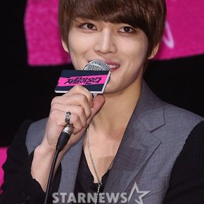 [NEWS] 121108 Kim JaeJoong, son premier film où il embrasse une femme plus âgée que&nbsp;lui.