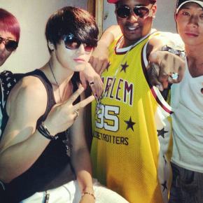[FACEBOOK] 130101 Le producteur Tyrone Niddy Buckner partage des photos du dernier voyage aux USA des&nbsp;JYJ.