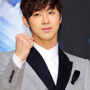 [NEWS] 130109 Jung Yunho dit &laquo;&nbsp;Je ne suis pas inquiet d&rsquo;être comparé à Choi Siwon de ‘King Of Dramas’&nbsp;&raquo;