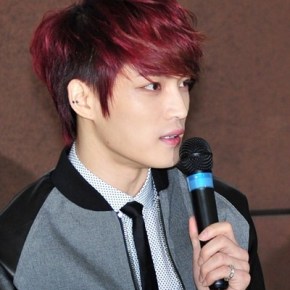 [NEWS] 130305 Jaejoong représente JYJ à la remise de don à&nbsp;l&rsquo;UNICEF