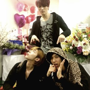 [TRAD] 130403 Tweets de&nbsp;Lee-U