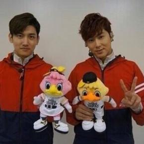 [PIC] 130526 Tohoshinki – Bigeast Staff&nbsp;Update