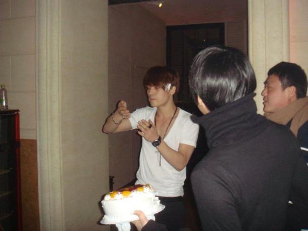 400864_356689771119750_2017594540_n