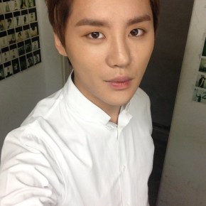 [PIC + AUD + TRAD] 130610~11 JYJ LINE – selca de Junsu + chanson au piano de&nbsp;Jaechun