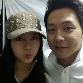 [LINE] 130630 JYJ Line Update: Yoochun avec Princess Sohyeon & Jaejoong qui passe vite&nbsp;fait.