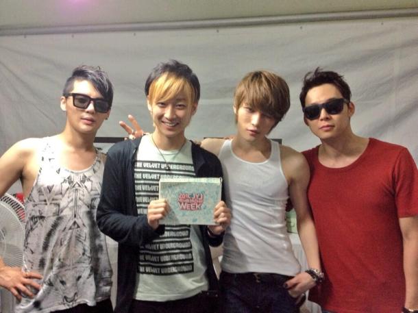 BN7a8NOCQAE-lZo.jpg large