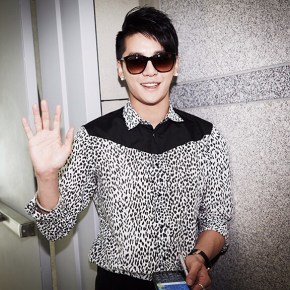 [LINE] 130727 JYJ LINE – Junsu à Shanghai + Jaejoong au&nbsp;piano