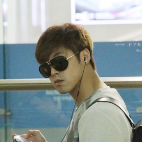 [PIC] 130704 TVXQ à l&rsquo;aéroport d&rsquo;Incheon
