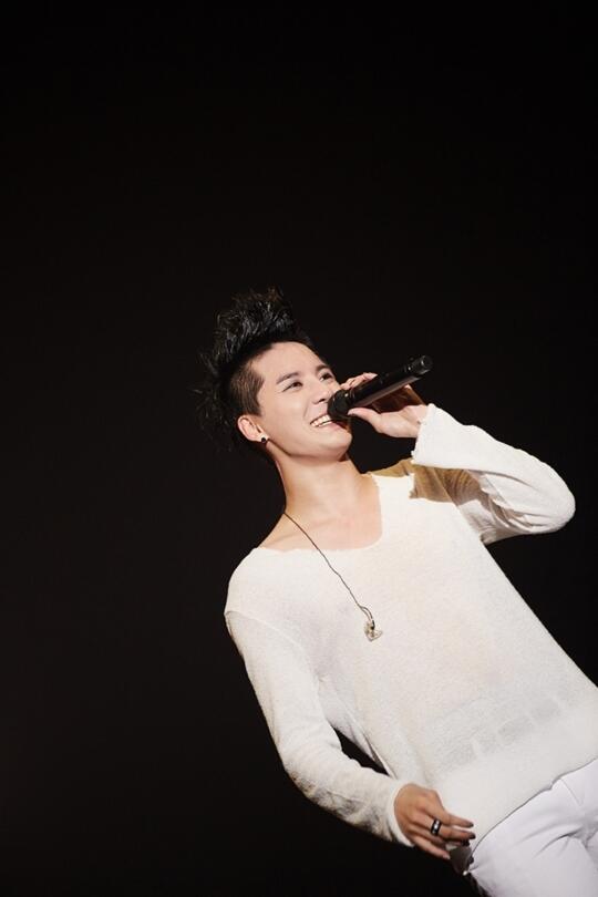 BSo4kUpCEAEw8GJ.jpg large