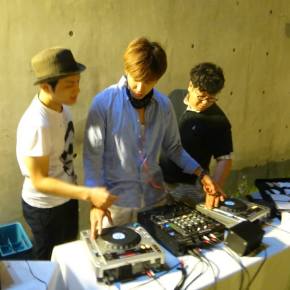 [PIC] 130905 Yunho sur le facebook de &laquo;&nbsp;De Karmeliet&nbsp;&laquo;&nbsp;