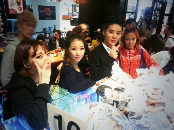 BVVC8uxCYAAeL_k.jpg large