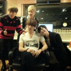 [NEWS] 131030 M.Pire a pris une photo avec Kim Jaejoong au studio d&rsquo;enregistrement – &laquo;&nbsp;Génial !&nbsp;&raquo;