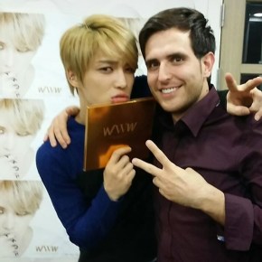 [PIC] 131108 Jaejoong avec le traducteur turc de son chat&nbsp;international