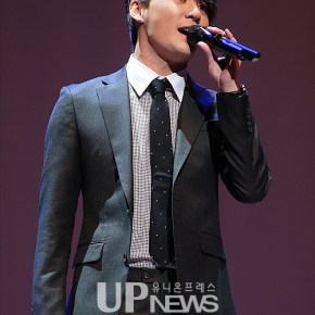 [VID] 131031 Junsu au showcase de la comédie musicale&nbsp;December