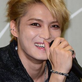 [NEWS] 131104 Kim Jaejoong – Un sentiment de réussite avec la sortie son premier&nbsp;album