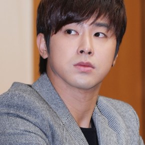 [VID] 131113 Yunho – conférence de presse pour l&rsquo;émission &laquo;&nbsp;Road for Hope&nbsp;&raquo;