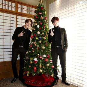 [PIC] 131225 Twitter de SMTOWNGLOBAL : TVXQ vous souhaitent un Joyeux Noël&nbsp;!
