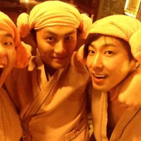 [PIC+TRAD] 131228 Yunho au sauna avec des&nbsp;amis