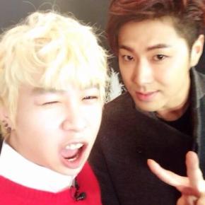 [PIC] 140112 Yunho avec le staff de&nbsp;KBS