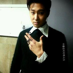 [PIC] 140210 Yunho – Promotion pour&nbsp;KENBLOOD