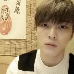 [TRAD+PICS] 140216 Twitter de Jaejoong – spam de&nbsp;selcas