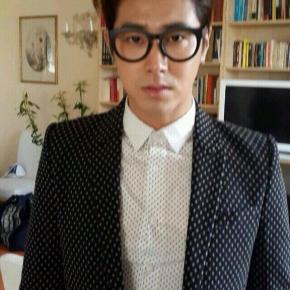 [PIC] 140301 Yunho pour les lunettes ‘BCB&nbsp;girls’