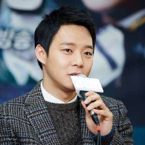 [PIC] 140318 JYJ OFFICIAL (facebook) : Yoochun à la conférence de presse pour&nbsp;’3Days’