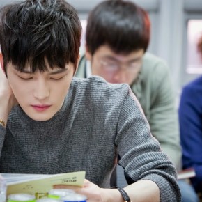 [VID] 140428 Jaejoong – Lecture du script de&nbsp;Triangle