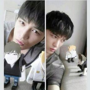 [PIC] 140512 Jaejoong avec le PaperToy&nbsp;‘MOLDIR’