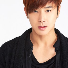 [PIC] 140531 Photos de presse : Yunho pour&nbsp;Yawang