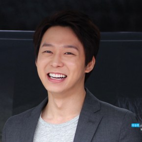 [PIC] 140715 Yoochun – Les acteurs de &laquo;&nbsp;Sea Fog&nbsp;&raquo; à Haeundae,&nbsp;Busan