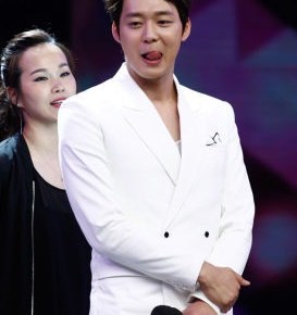 [PRESS PICS] 140623 Park YooChun sur le tournage de l&rsquo;émission &laquo;&nbsp;Happy Camp&nbsp;&raquo; – Partie&nbsp;1