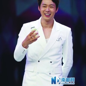 [PRESS PICS] 140623 Park YooChun sur le tournage de l’émission &laquo;&nbsp;Happy Camp&nbsp;&raquo; – Partie&nbsp;3