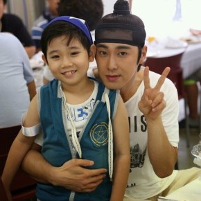 [PIC] 140808 Yunho et Kim Hwi-Soo sur le facebook de &lsquo;Double J&nbsp;Company&rsquo;