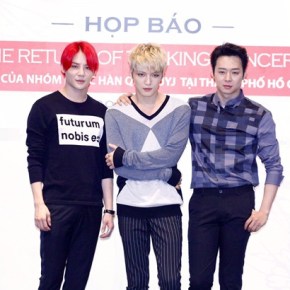 [PIC] 140829 JYJ – Conférence de presse pour le &laquo;&nbsp;2014 Asia Tour ~Return Of The King~&nbsp;&raquo; au&nbsp;Vietnam