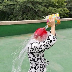 [PIC + TRAD] 140820 Nominé par Gikwang, Junsu relève le défi du Ice&nbsp;Bucket