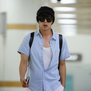 [PIC] 140831 Yunho à l&rsquo;aéroport de Gimpo, de retour en&nbsp;Corée