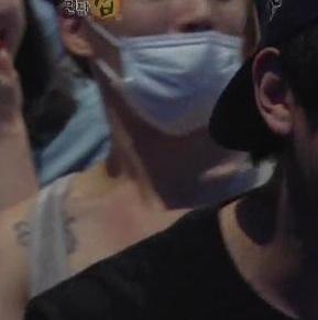 [VID] 140824 Jaejoong est apparu à la télévision (dans le public) lors du Gag Concert (vers&nbsp;2:42)