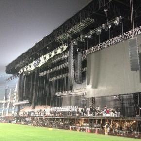 [PIC] 140805 JYJ – Finalisation de la préparation de la scène du concert de JYJ au Jamsil Stadium (photo de l&rsquo;équipe du&nbsp;son)