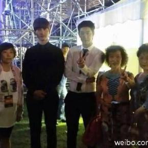 [PIC] 140817 TVXQ en coulisses du ‘2014 Pudong International Auto&nbsp;Show’