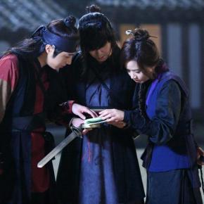 [PIC] 140919 PRESSE : Yunho pour ‘Night Watchman’s&nbsp;Journal’