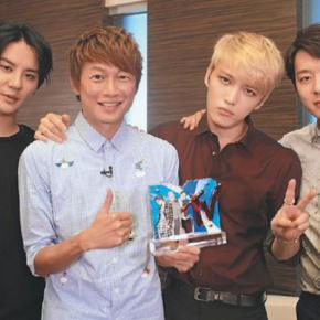 [PIC] 140916 Les JYJ avec le présentateur de l&rsquo;émission &lsquo;Idols with Asia&rsquo; sur MTV&nbsp;Taïwan
