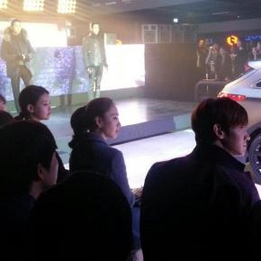 [PIC + TRAD] 141018 Changmin à la cérémonie &laquo;&nbsp;JILL STUART X Hyundai Drive&nbsp;&raquo;