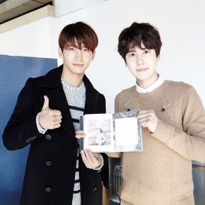 [PIC] 141114 SMTOWNNOW – Photos de Changmin au showcase de Kyuhun &laquo;&nbsp;At Gwanghwamun&nbsp;&raquo;