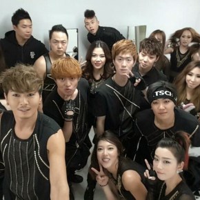 [PIC] 141214 Yoochun avec les danseurs de JYJ avant le concert ~Ichigo Ichie~ in Osaka (jour&nbsp;2)